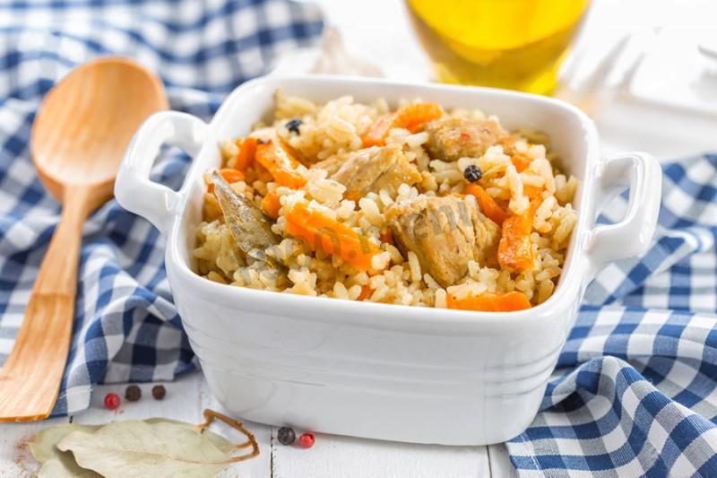 Обложка рецепта Плов в утятнице куриный с морковью