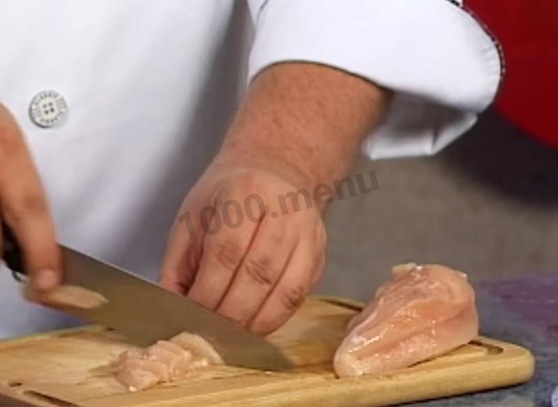 Шаг 1 приготовления Бефстроганов куриный