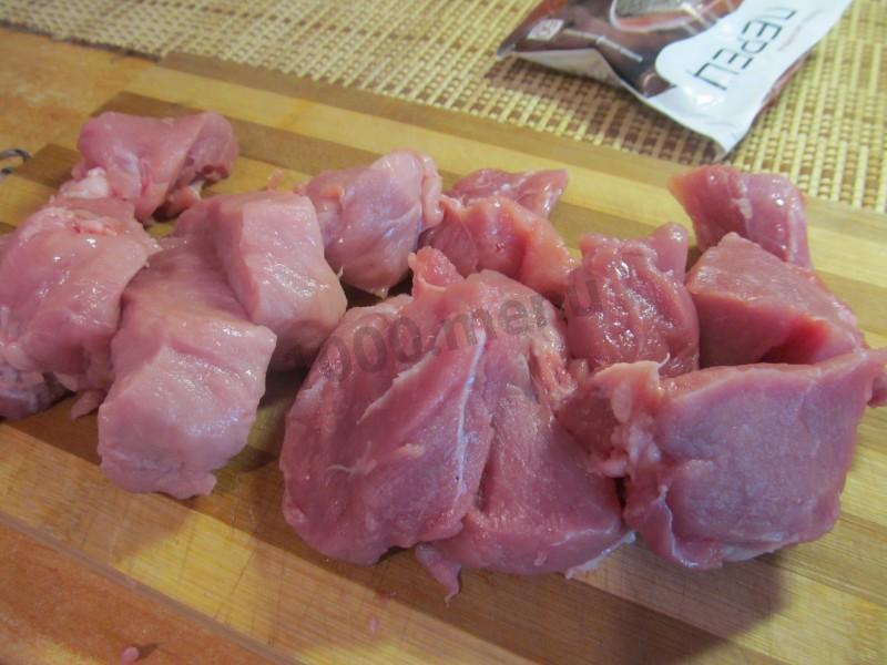 Шаг 2 приготовления Мясо запеченное с картофелем в рукаве
