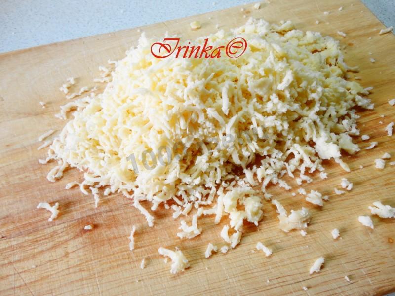 Шаг 9 приготовления Пицца Кальцоне с копчеными колбасками и грибами