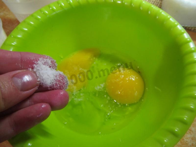 Шаг 7 приготовления Мясо в кляре на минералке