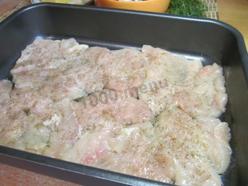 Шаг 5 приготовления Курица в сметане с сыром и укропом в духовке