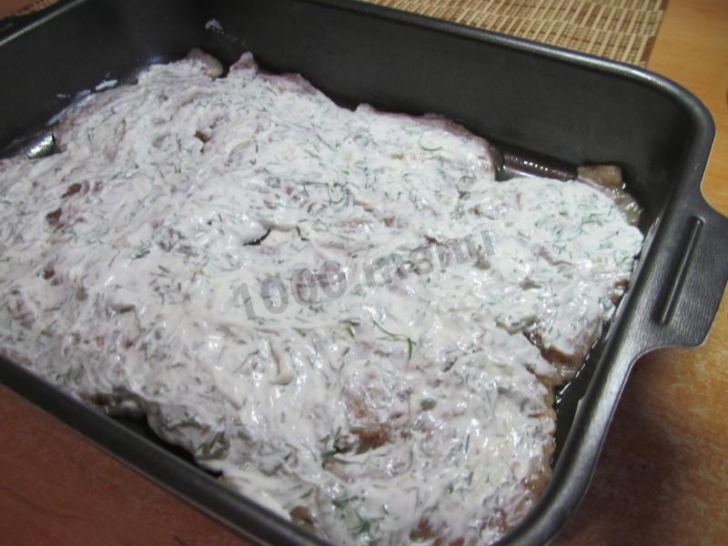 Шаг 9 приготовления Курица в сметане с сыром и укропом в духовке
