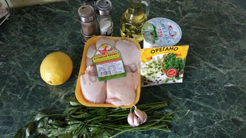 Шаг 1 приготовления Куриные бедра в сметанном маринаде в духовке