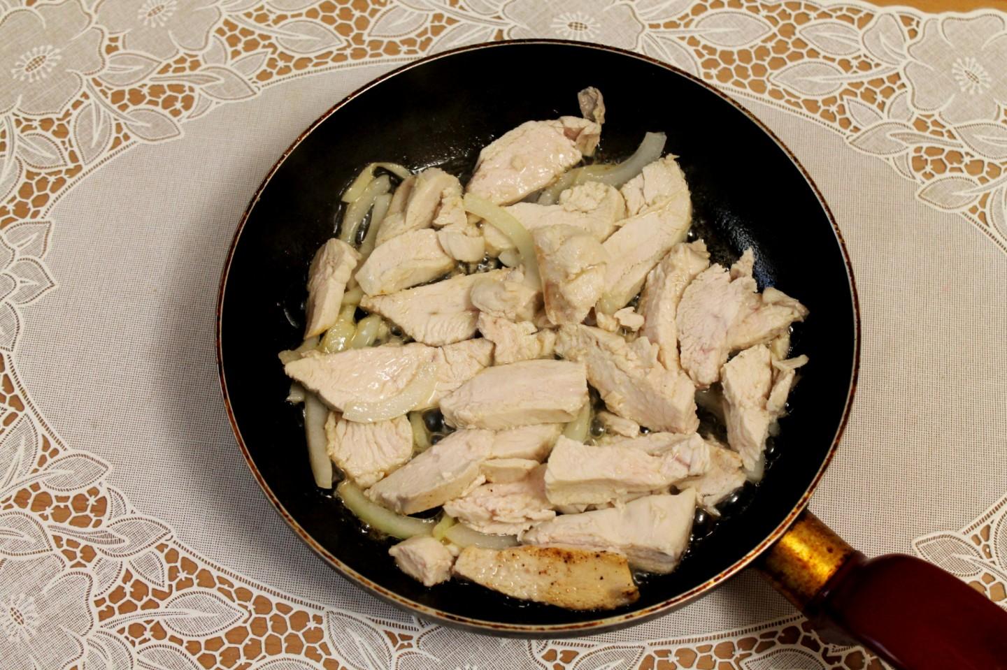 Шаг 5 приготовления Лингвини с курицей