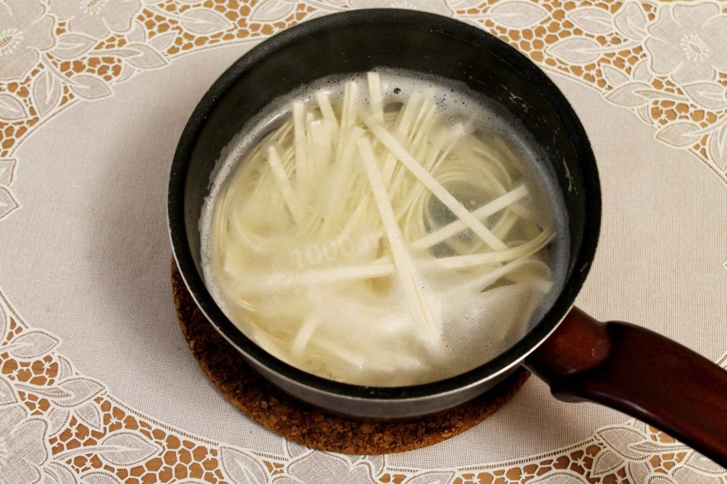 Шаг 6 приготовления Лингвини с курицей