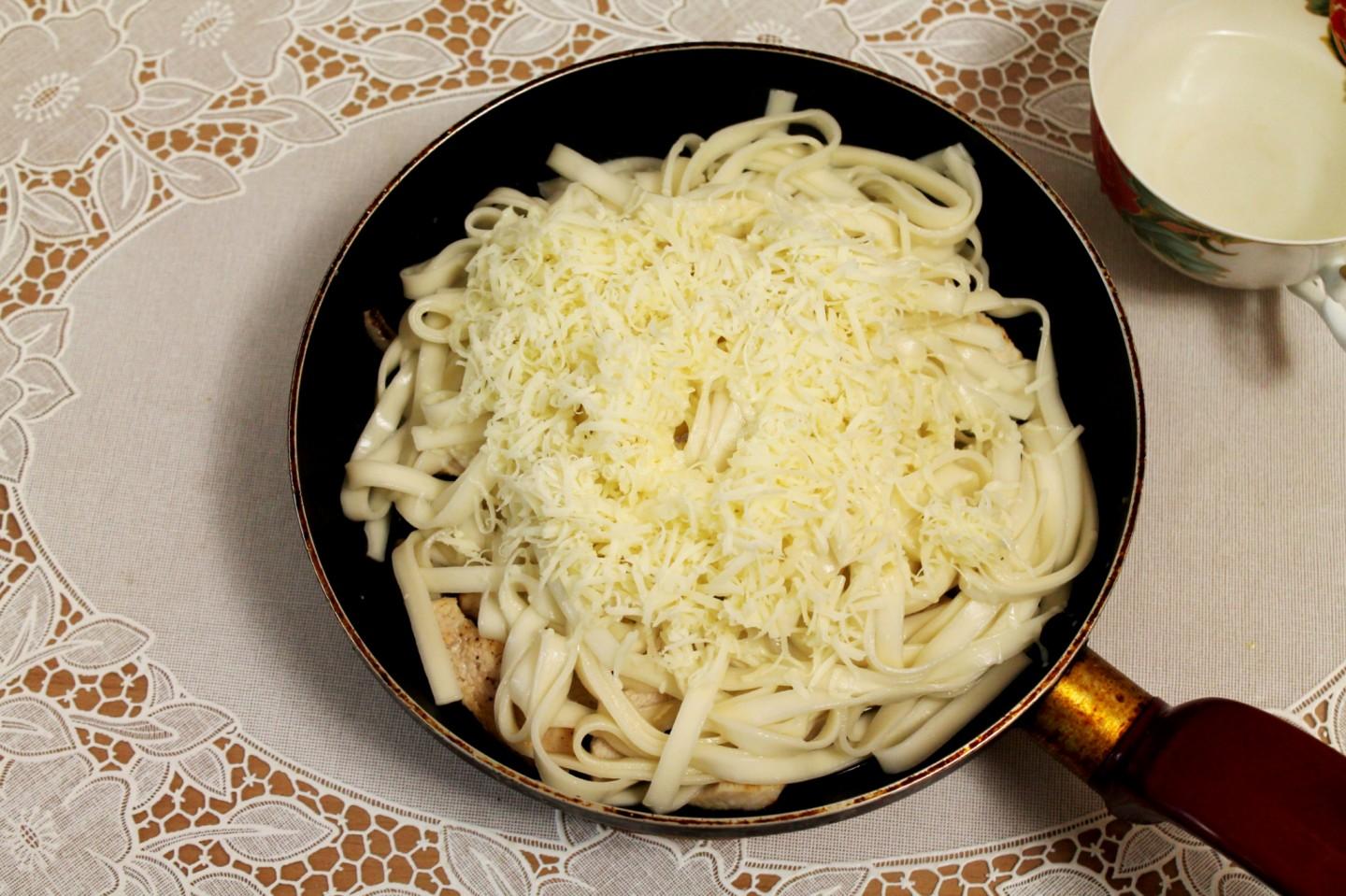 Шаг 9 приготовления Лингвини с курицей