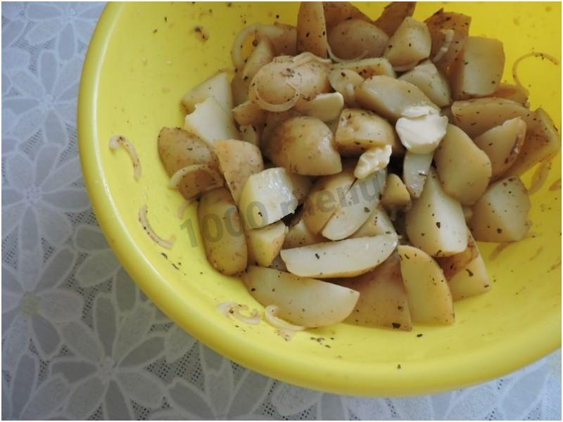 Шаг 8 приготовления целая фаршированная курица с картошкой