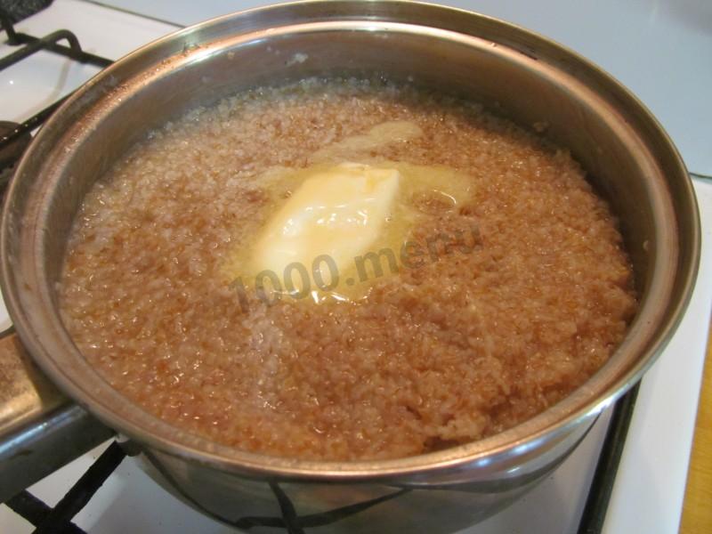 Шаг 11 приготовления Пшеничная каша с маслом сливочным без молока