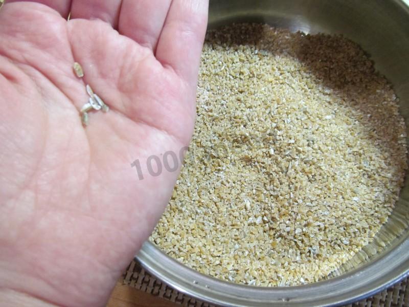 Шаг 2 приготовления Пшеничная каша с маслом сливочным без молока