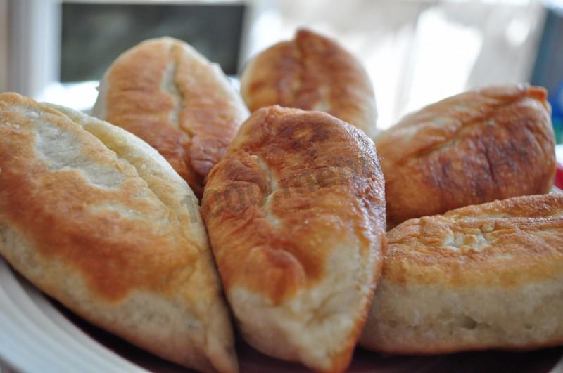 Шаг 7 приготовления Жареные пирожки с картошкой и и грибами