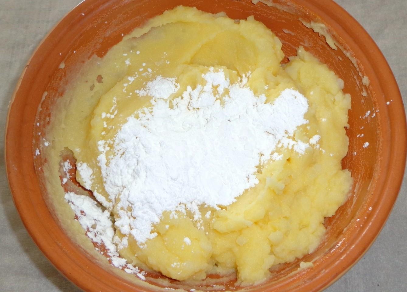 Шаг 3 приготовления Постные картофельные клецки на крахмале без яиц
