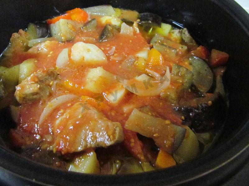 Шаг 13 приготовления Мясо с баклажанами и картофелем в мультиварке
