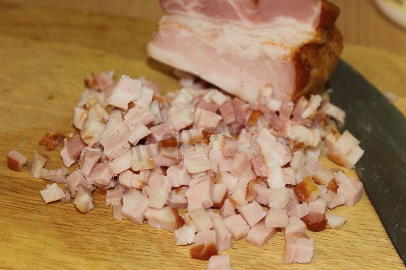 Шаг 3 приготовления Картофель запеченный с сыром и беконом