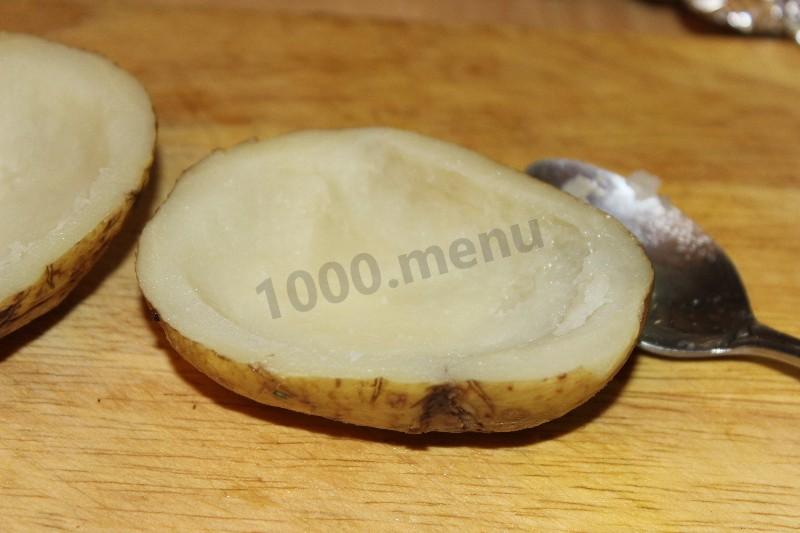 Шаг 4 приготовления Картофель запеченный с сыром и беконом