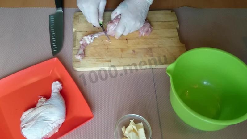 Шаг 2 приготовления Куриный окорочок фаршированный овощами