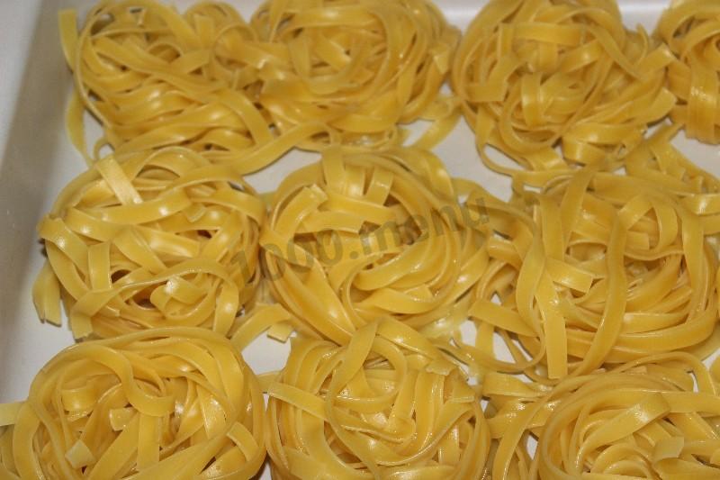 Шаг 3 приготовления Гнёзда из макарон с мясным фаршем