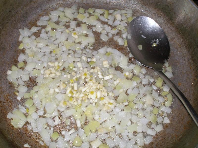Шаг 2 приготовления Ризотто с курицей и замороженными овощами