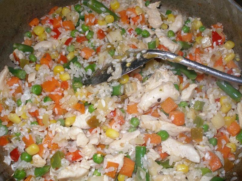 Шаг 8 приготовления Ризотто с курицей и замороженными овощами