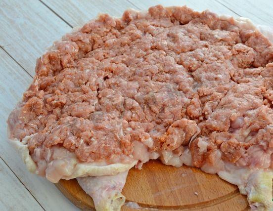 Шаг 8 приготовления Курица, фаршированная свининой грибами и фасолью