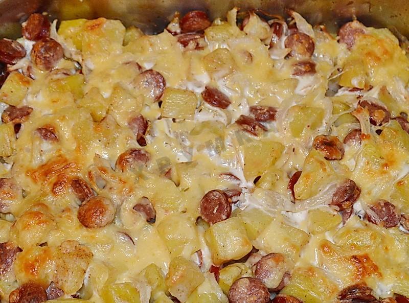 Шаг 8 приготовления Картофельная запеканка с сосисками и сыром в духовке