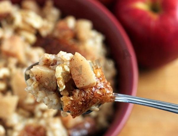 Обложка рецепта Ночная овсяная каша с яблоками и орехами в мультиварке