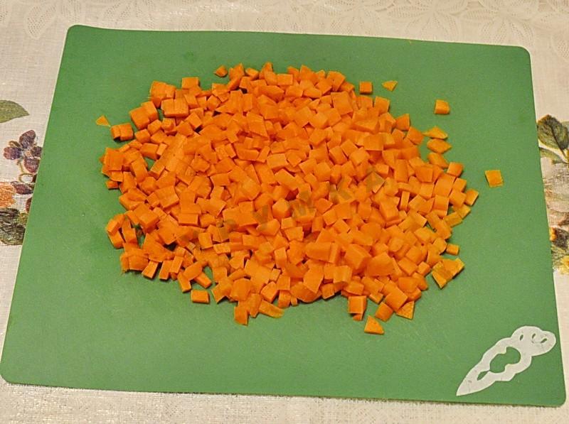 Шаг 2 приготовления Тушеная морковь с черносливом