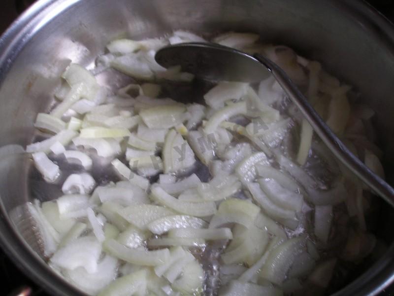 Шаг 1 приготовления Курица в остром томатном соусе