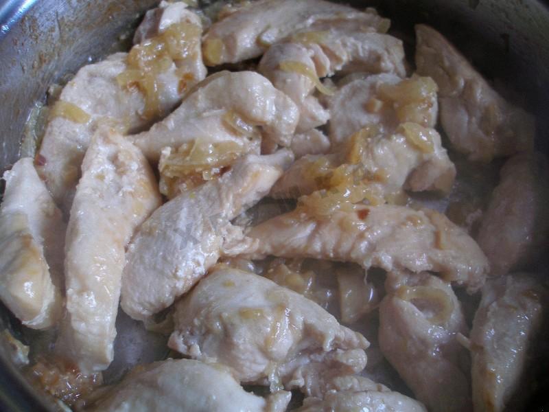 Шаг 11 приготовления Курица в остром томатном соусе
