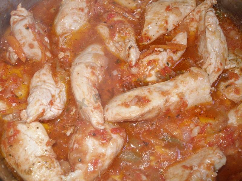 Шаг 12 приготовления Курица в остром томатном соусе