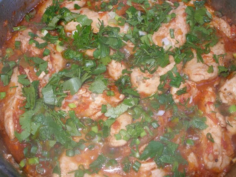 Шаг 15 приготовления Курица в остром томатном соусе