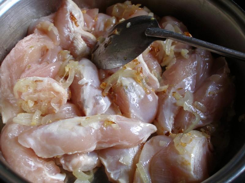 Шаг 5 приготовления Курица в остром томатном соусе