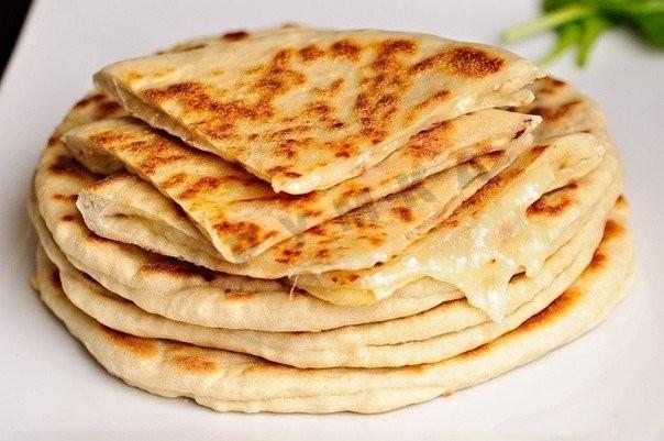 Обложка рецепта Хачапури с сыром и вареным яйцом