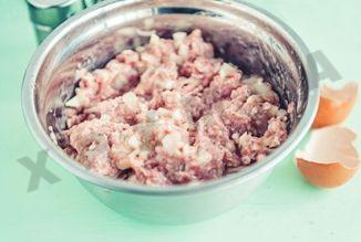 Шаг 2 приготовления Бризоль из мясного фарша
