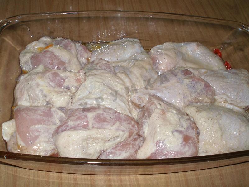 Шаг 10 приготовления Курочка запеченная в духовке на овощной подушке