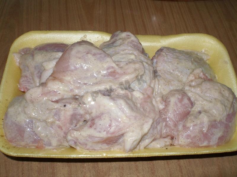 Шаг 4 приготовления Курочка запеченная в духовке на овощной подушке