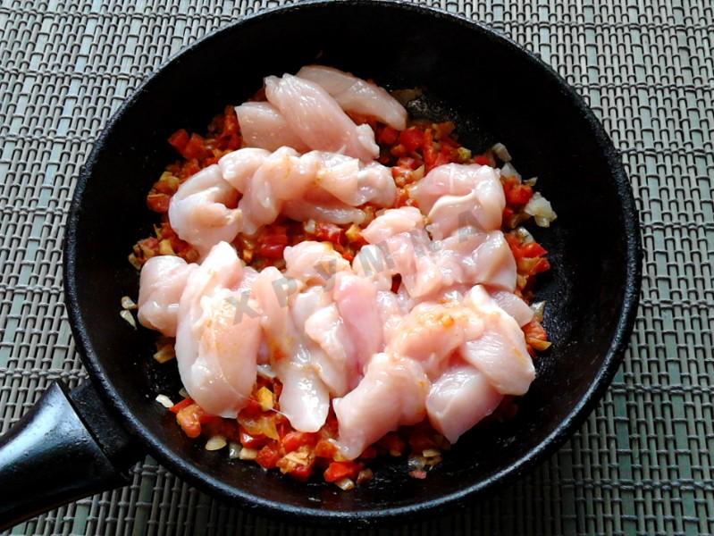 Шаг 7 приготовления Куриное филе с карри и овощами
