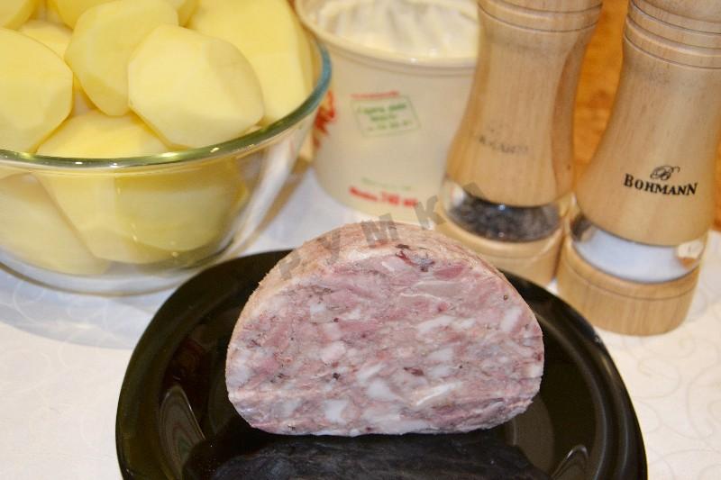 Шаг 1 приготовления Картошка запеченная с сальтисоном в духовке