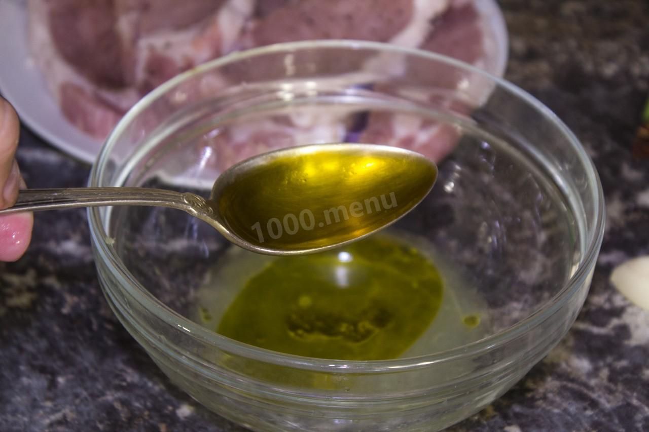 Шаг 4 приготовления Жареная свиная корейка на кости на сковороде