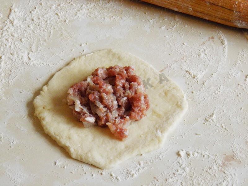Шаг 12 приготовления Беляши с сухими дрожжами на воде