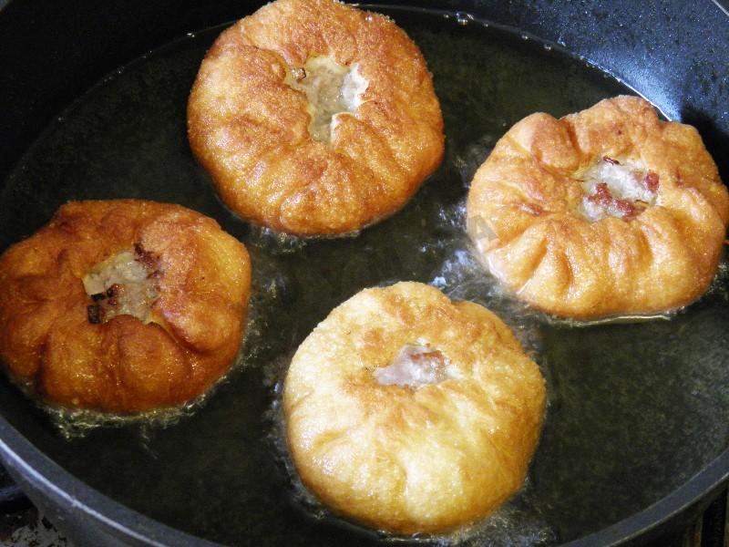 Шаг 15 приготовления Беляши с сухими дрожжами на воде