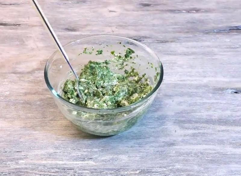 Шаг 4 приготовления Куриное филе со шпинатом и сыром