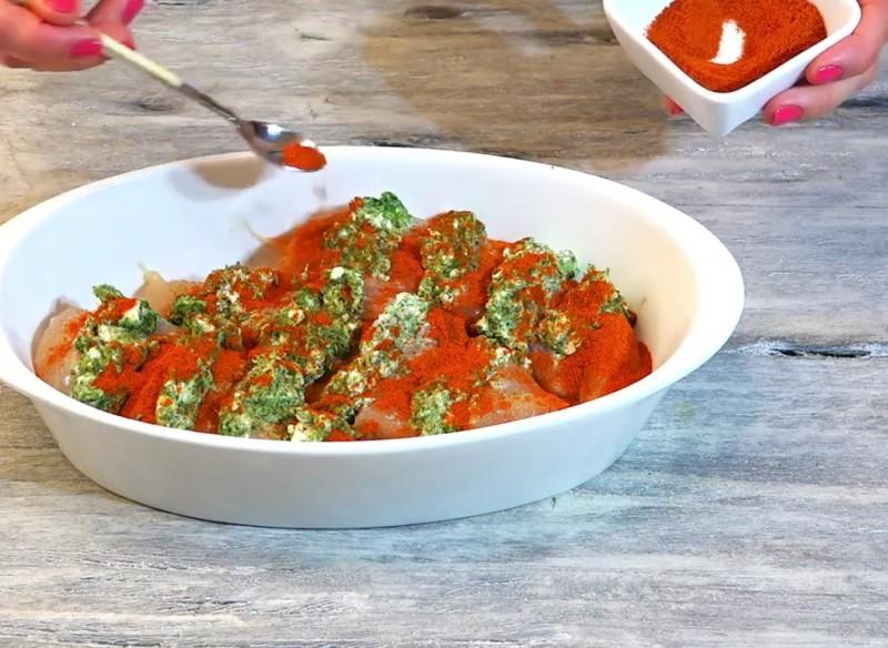 Шаг 9 приготовления Куриное филе со шпинатом и сыром