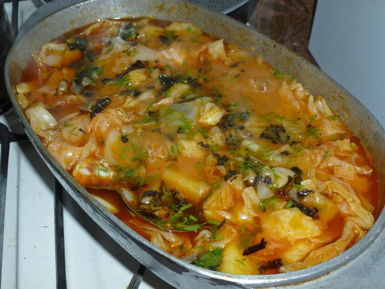 Шаг 18 приготовления Окорочка с картошкой и капустой в утятнице