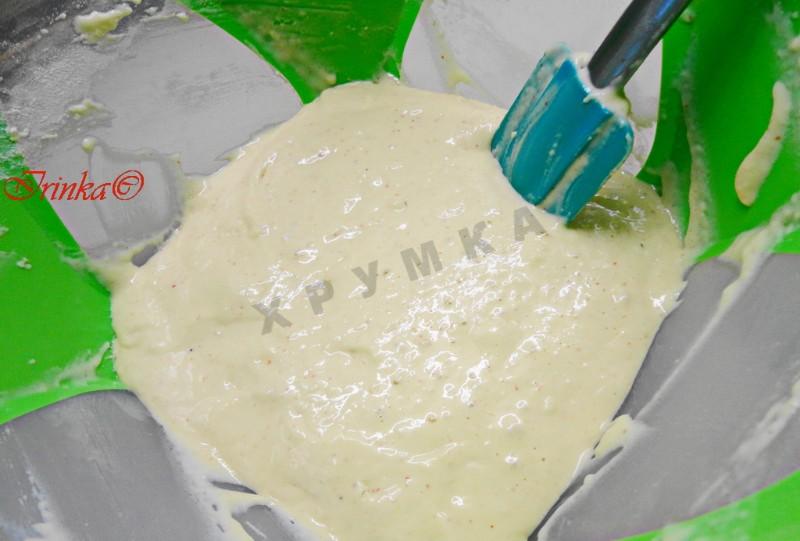 Шаг 3 приготовления Наливной пирог с капустой и колбасой в мультиварке
