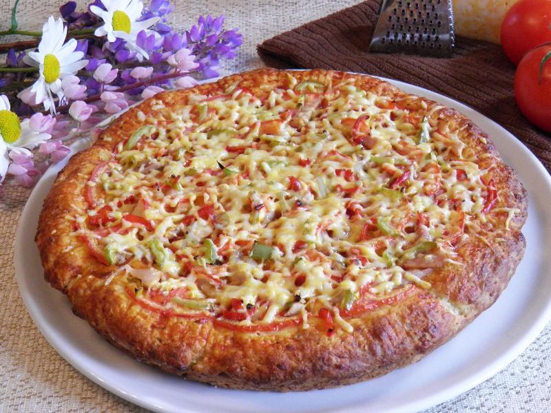 Шаг 11 приготовления Пицца с курицей и болгарским перцем на творожном тесте