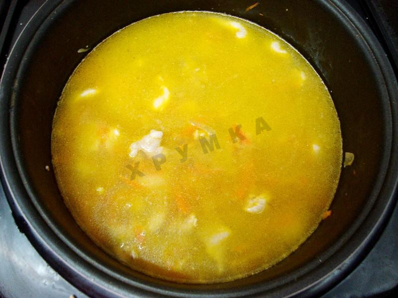 Шаг 8 приготовления Перловая каша с курицей в мультиварке