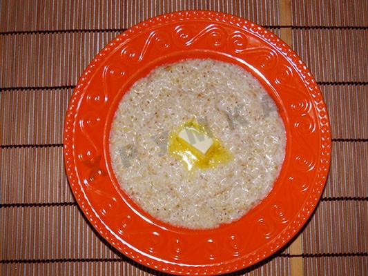 Шаг 7 приготовления Ячневая каша в мультиварке молочная по классике
