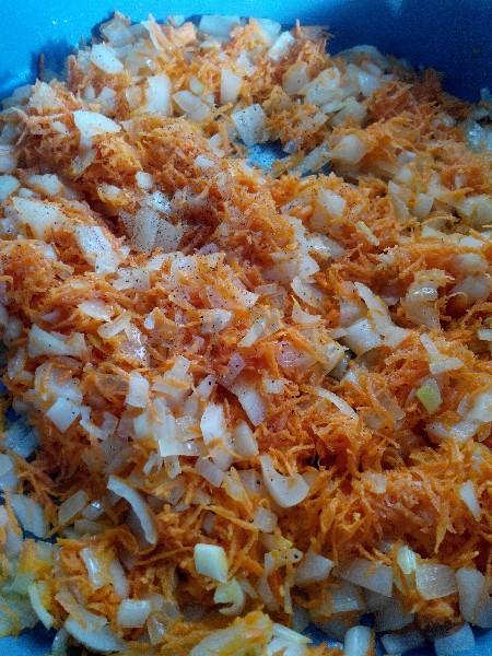 Шаг 4 приготовления Пангасиус с овощами в духовке
