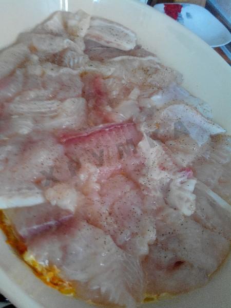 Шаг 8 приготовления Пангасиус с овощами в духовке